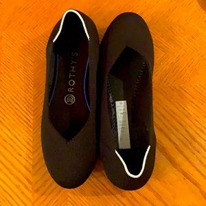 Rothy’s round toe black 7.5 like new shoes